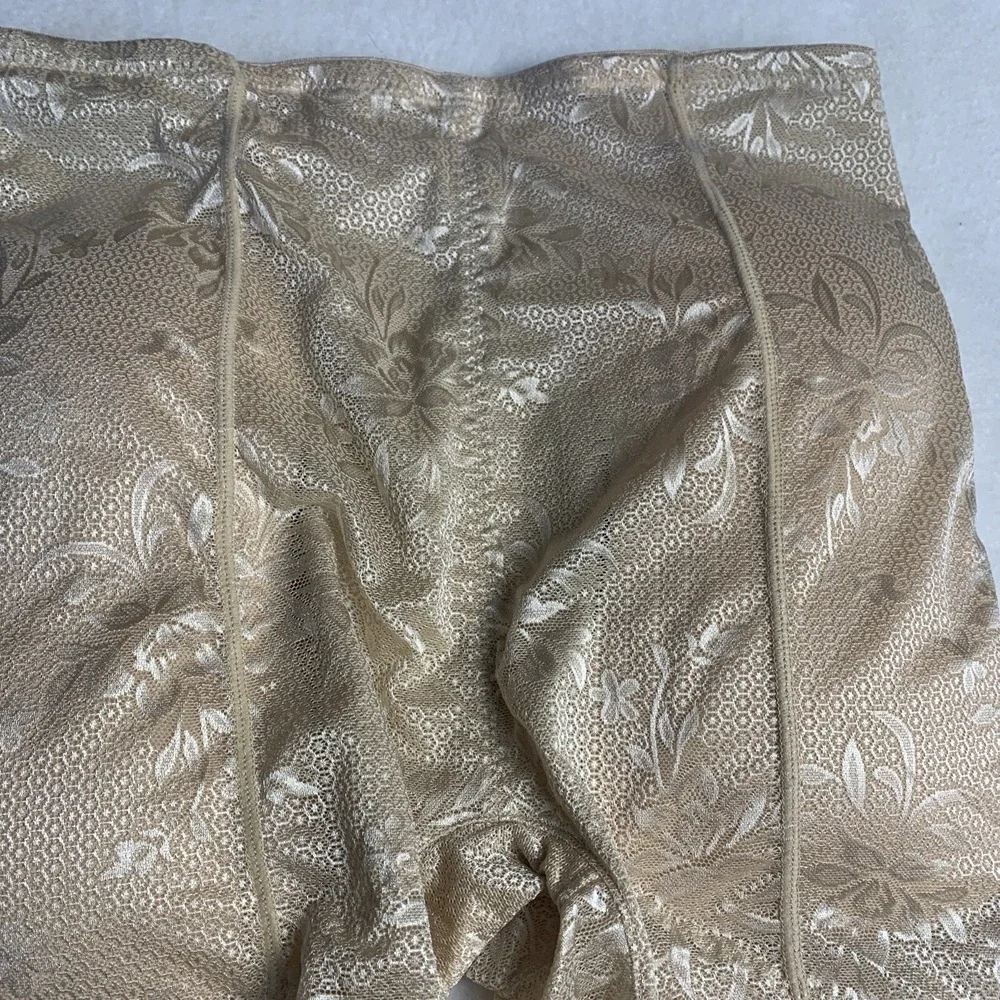 NWT Q-T Intimates Beige Nude Body Shaper Shorts Shapewear Booty Pads Size 1X XL‎